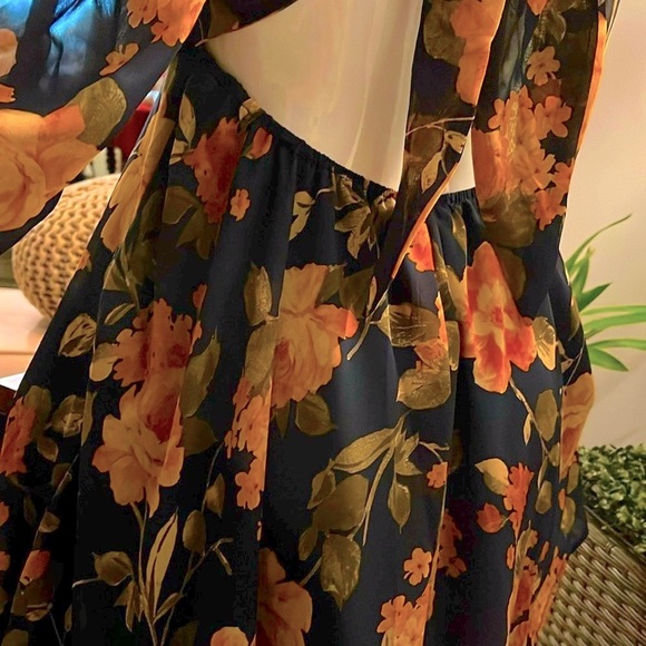 Blue flora open back Midi dress -size L - Picture 2 of 3